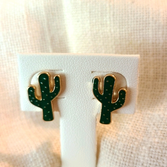 Jewelry - Green Cactus Earrings